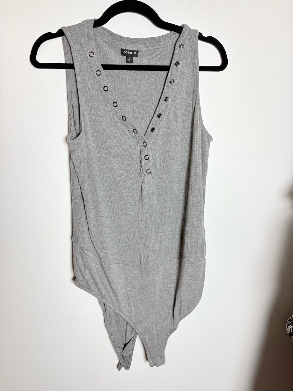 torrid Light Gray Sleeveless V-Neck Snap-Accent Bodysuit